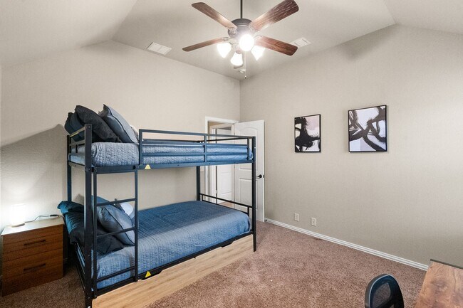 Building Photo - Fully Furnished Home in South Grand Prairi...