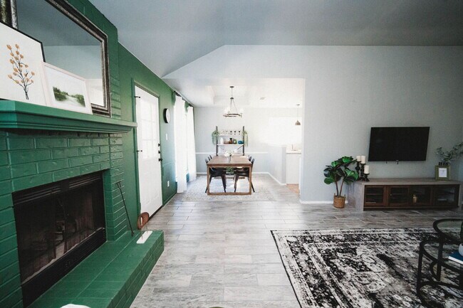 Building Photo - 2607 Rampart Loop