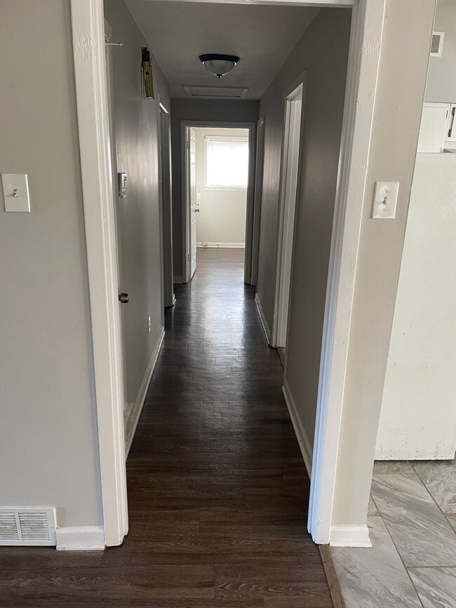 Building Photo - 3BR 1BA Home w/ Fenced Backyard & Patio • Stove-Ready Kitchen • Carport in Memphis