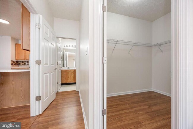 Building Photo - 9549 Wedge Way