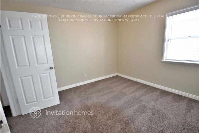 Building Photo - 14507 S Aprilia Ave