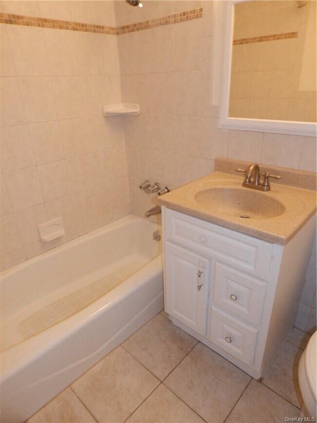 Building Photo - 414 Benedict Ave