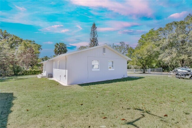 Building Photo - 3112 Oranole Rd