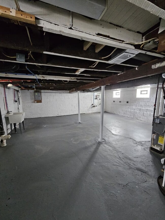Building Photo - 3115 Quay St