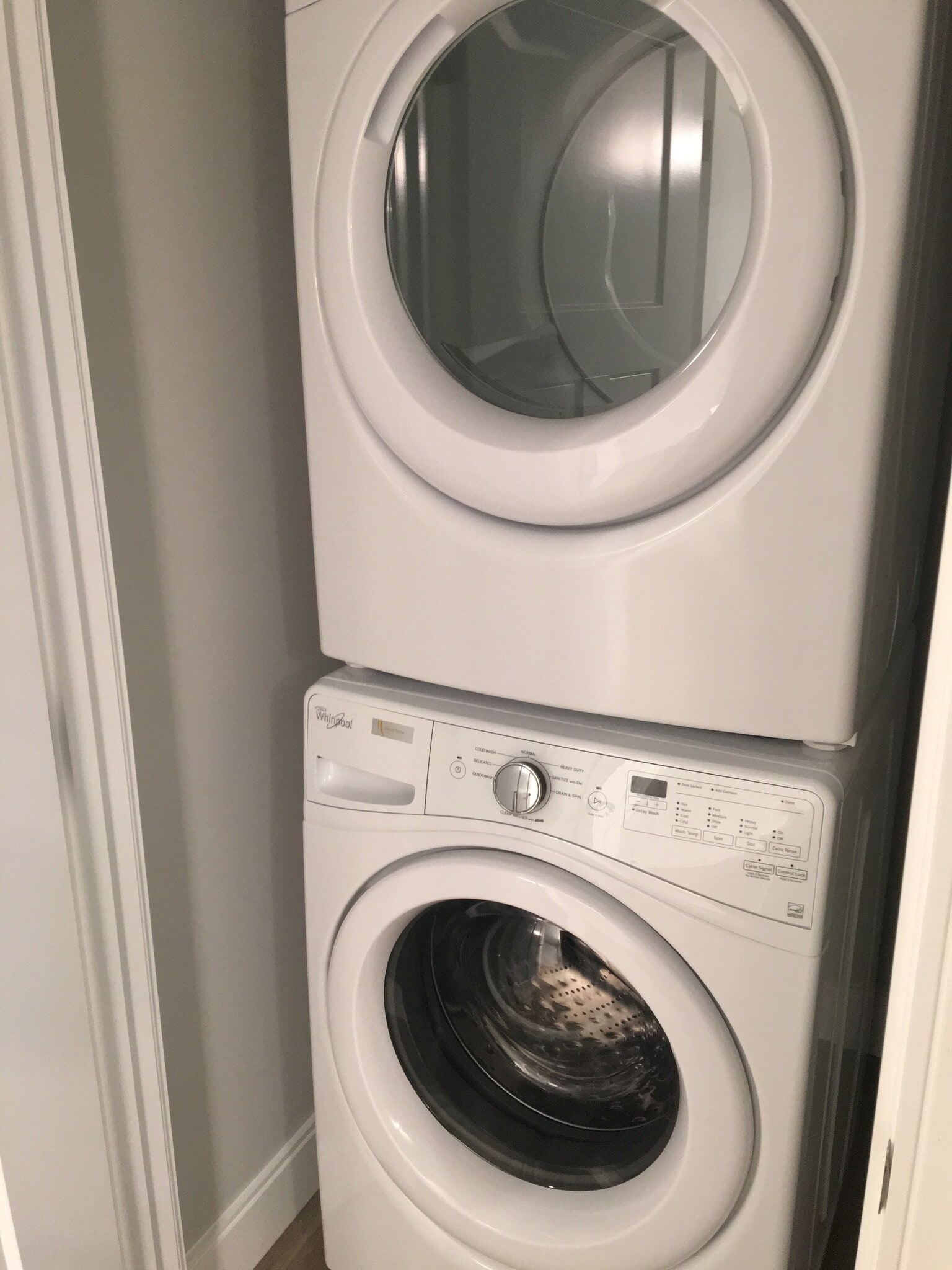 Building Photo - 151 Portsmouth Ave