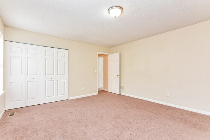 Building Photo - 5443 Northcut Dr