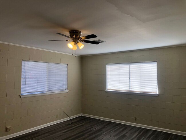 Building Photo - Burns Holdings, LLC - 3613 - 3617 (KC*)