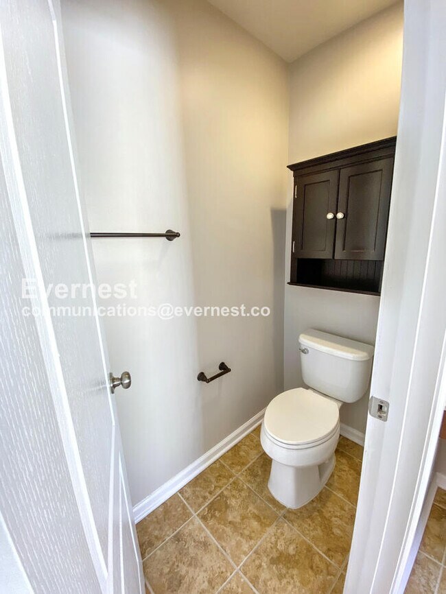 Building Photo - 5 Bed, 4.5 Bath Home with Fenced Yard & Garage / Coming Soon!