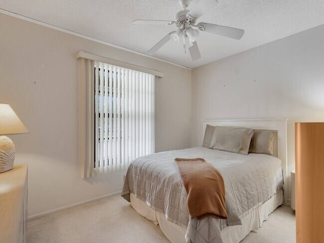 Building Photo - 27 Plantation Dr