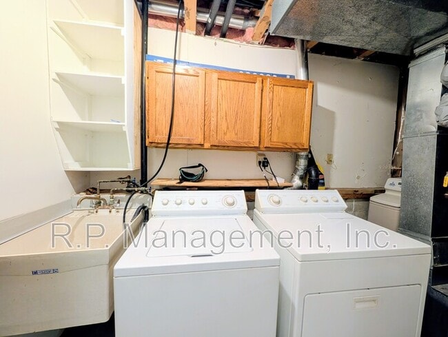 Building Photo - 850 9th Ave NW
