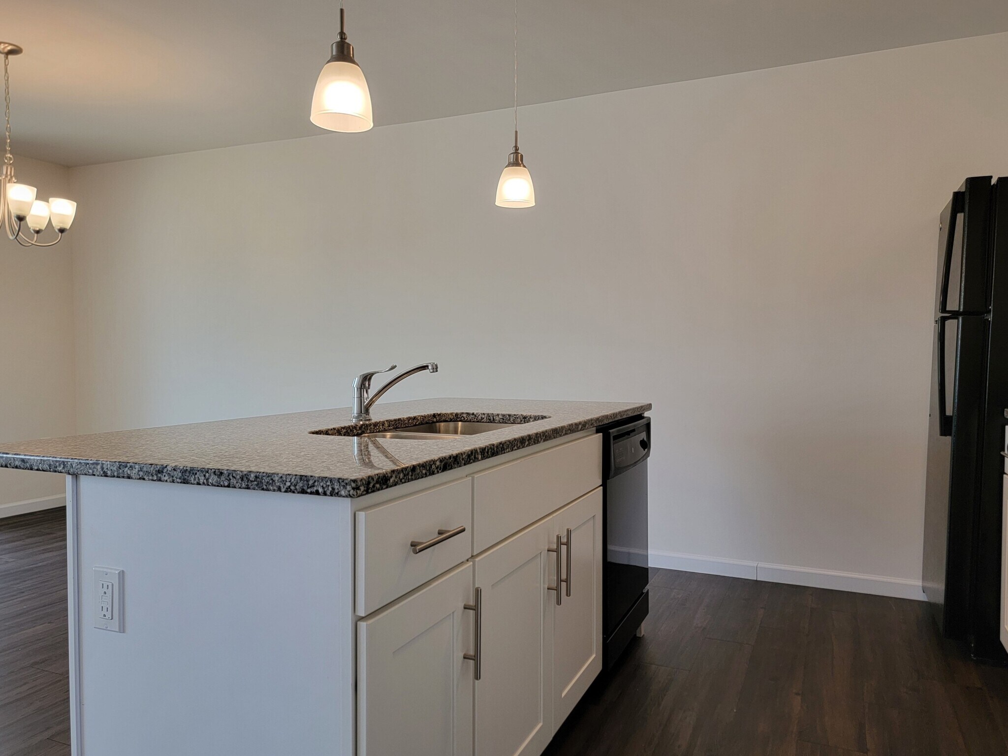 Building Photo - 62 Rollins Ln