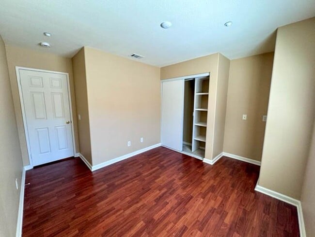 Building Photo - Move-in special! Move in by 12/25 and receive $300 off the first month’s rent! 2 bedroom Condo av...