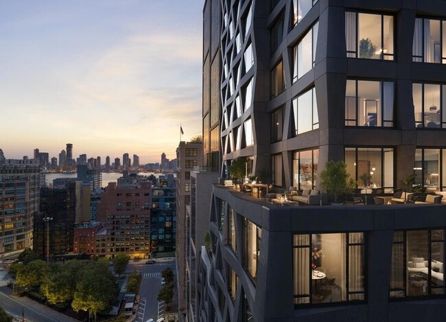 Building Photo - 111 Varick St