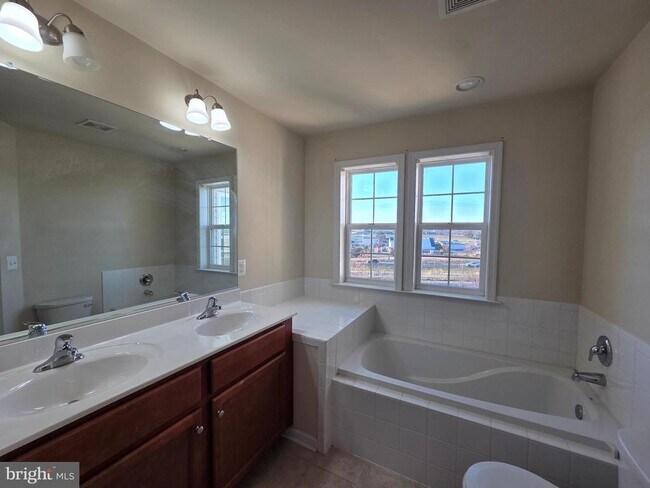 Building Photo - 129 Schramm Lp