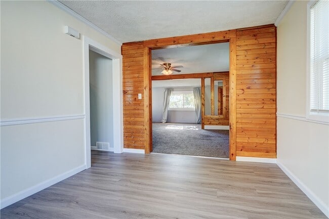 Building Photo - 304 Zuber Rd