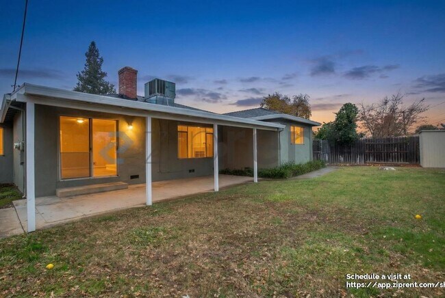 Building Photo - 4636 Goya Pkwy