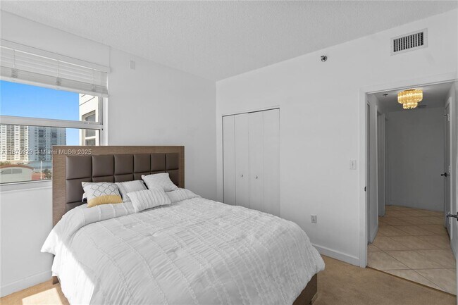 Building Photo - 4201 Collins Ave