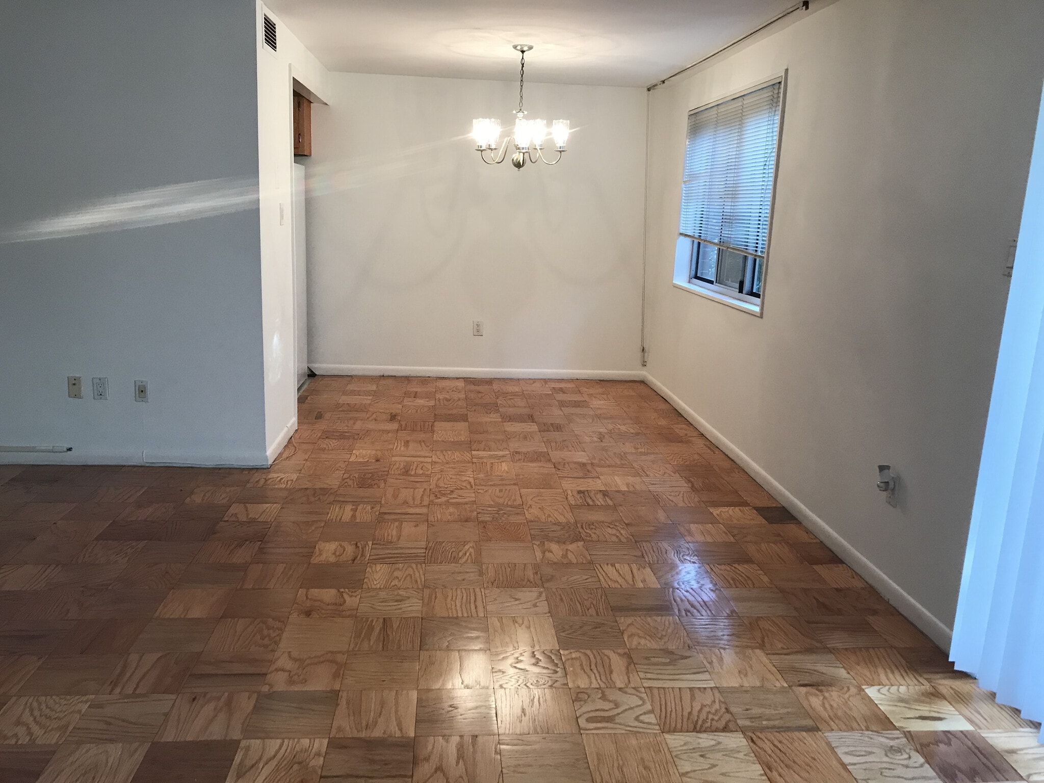 Building Photo - 10400 Rockville Pike