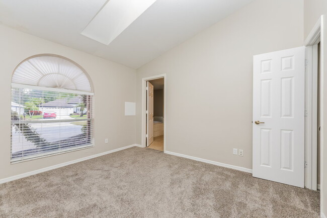 Building Photo - 19515 Lake Osceola Ln