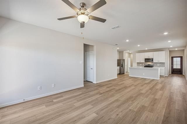 Building Photo - 805 Leavenworth Dr