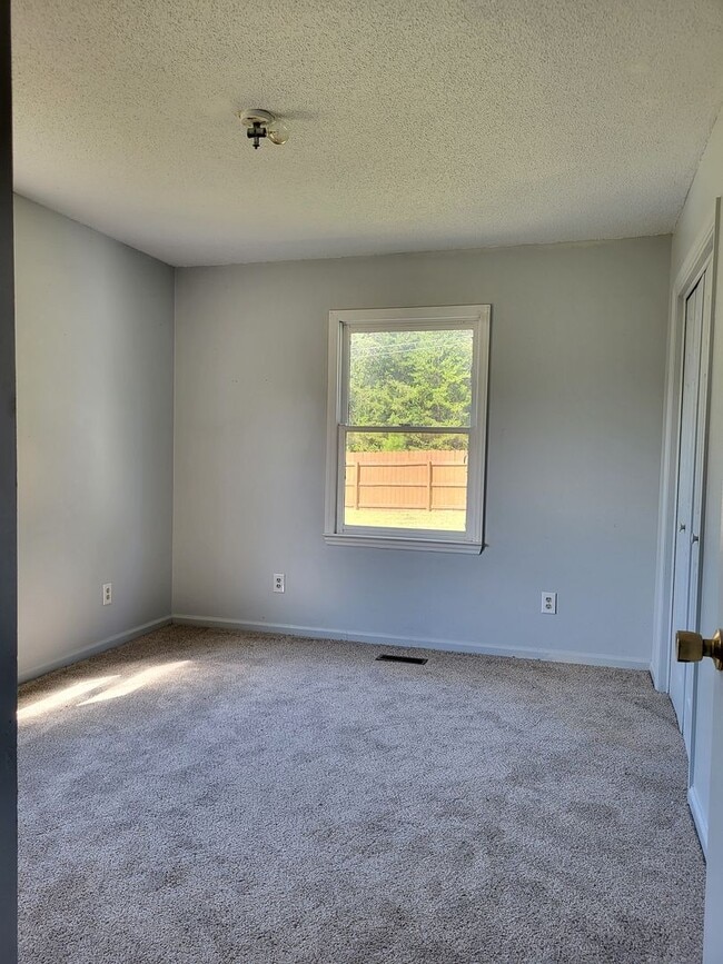 Building Photo - 3 bedroom home in Maiden