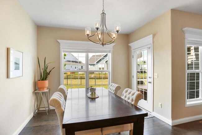Building Photo - 4 Bedroom Ranch in SW Champaign - Availabl...