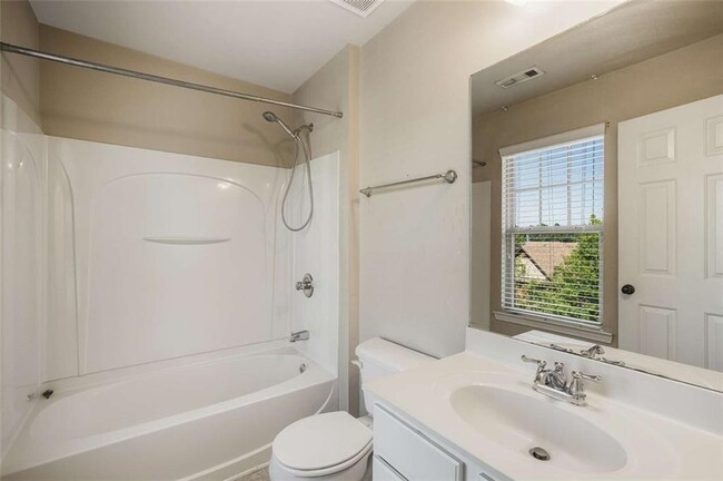 Building Photo - 1798 Oak Brook Ln NW