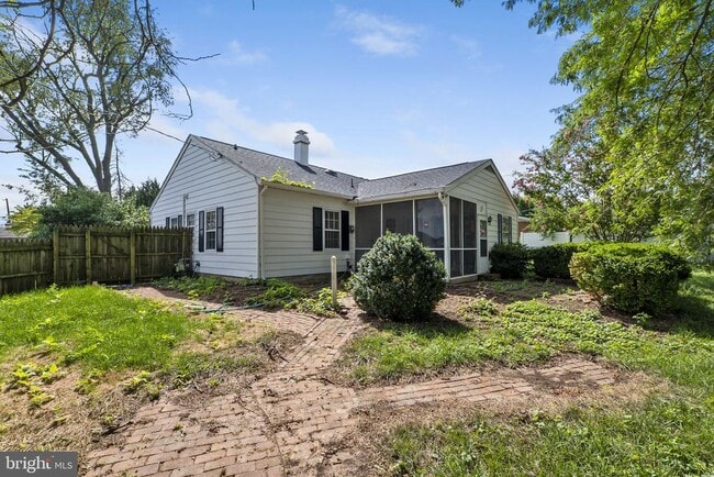 Building Photo - 1317 Cedarwood Dr