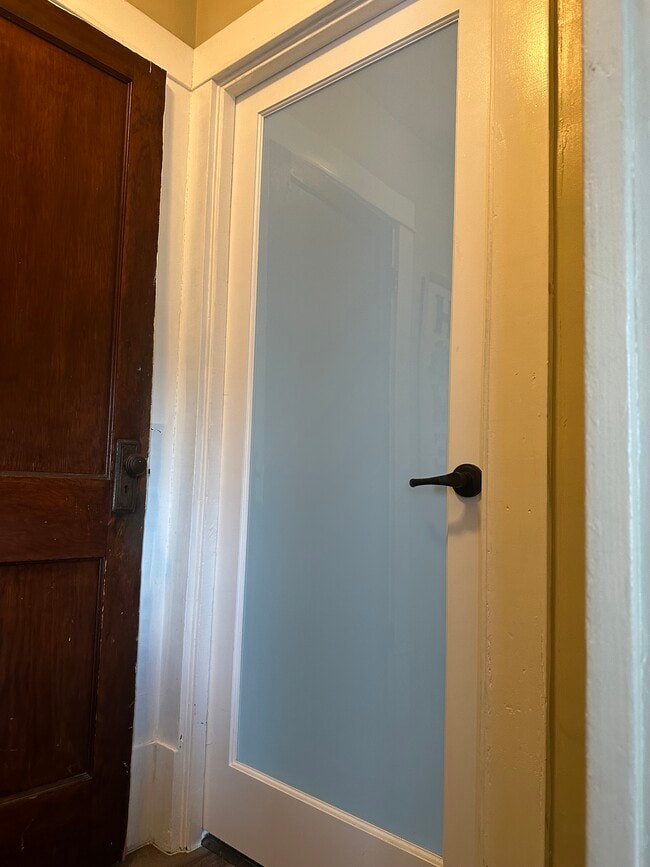 Building Photo - 79 Lynwood Ave