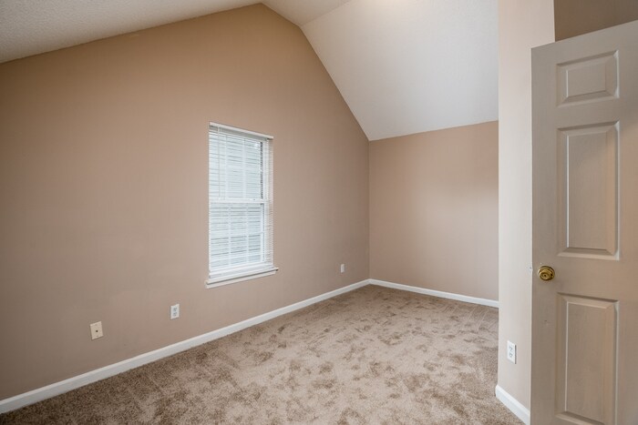 Building Photo - 951 Grass Hollow Ct