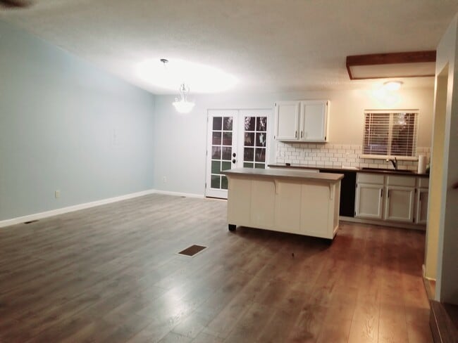 Building Photo - 5727 W Pacific Park Dr