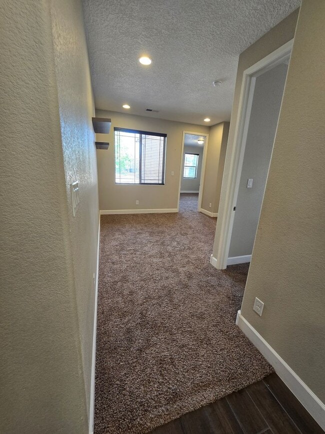 Building Photo - COMING SOON! Beautiful 4 bed, 3.5 bath in ...