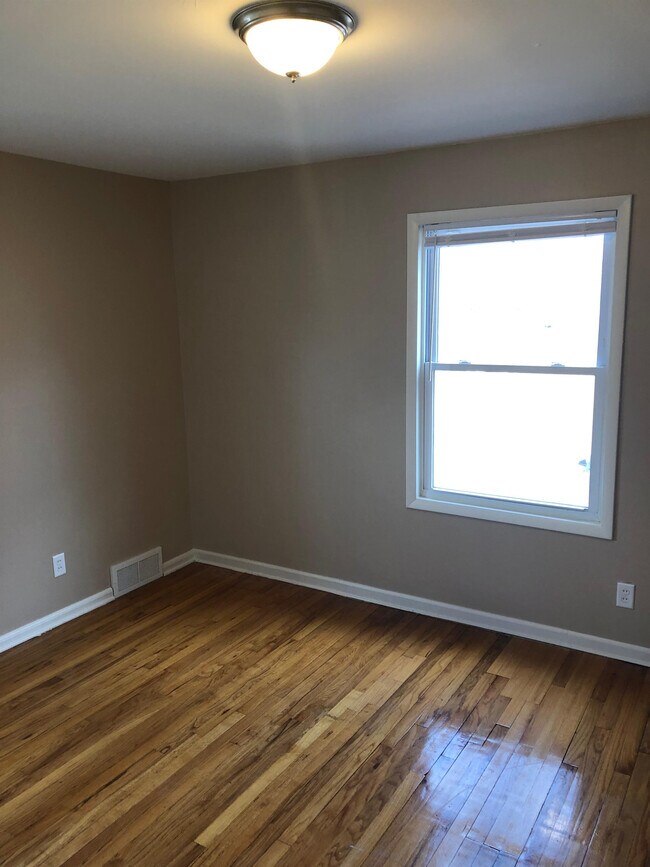 Building Photo - 6506 N 36th St