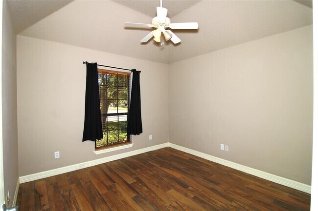 Building Photo - 119 Dove Trail