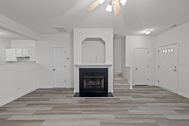 Building Photo - 8321 Glenwood Springs Ct