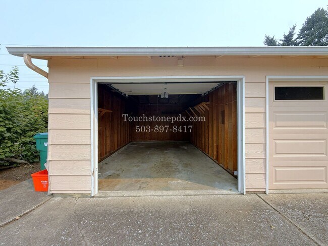 Building Photo - 120 SE 176th Pl