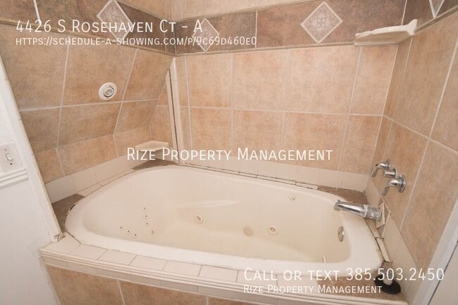 Building Photo - 4426 S Rosehaven Ct