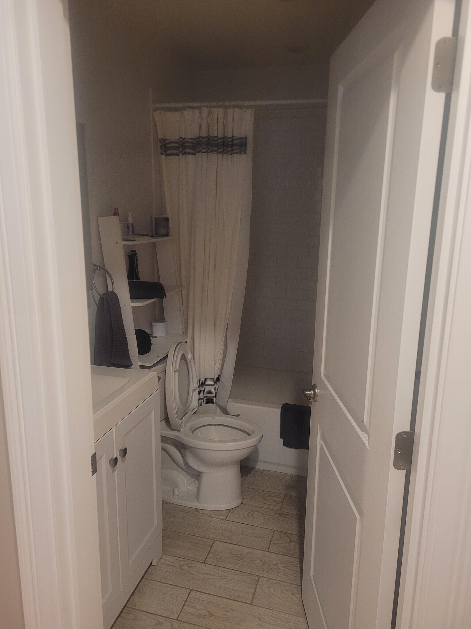 Building Photo - 116 Holland St