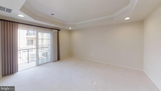 Building Photo - 43138 Thoroughfare Gap Terrace