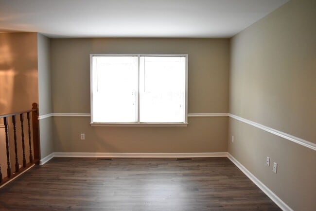 Building Photo - Great Split Foyer In Fredericksburg!