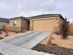 Building Photo - Beautiful newer, 4 Bedroom 2 Bath Home in Fernley