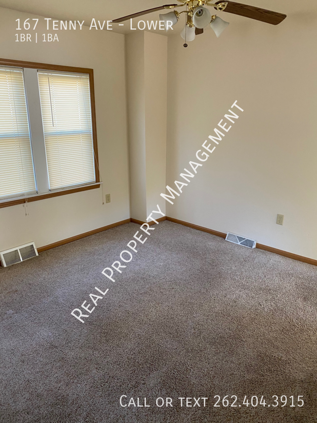 Building Photo - Spacious 1 bedroom lower