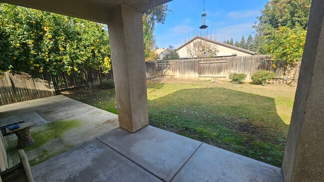 Building Photo - Great SW Location