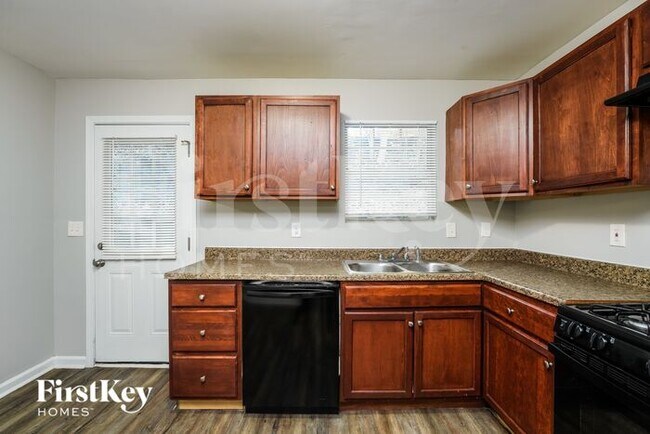 Building Photo - 2007 Sandbrook Ct SW