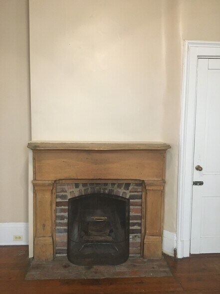 Building Photo - 213 Covington Ave