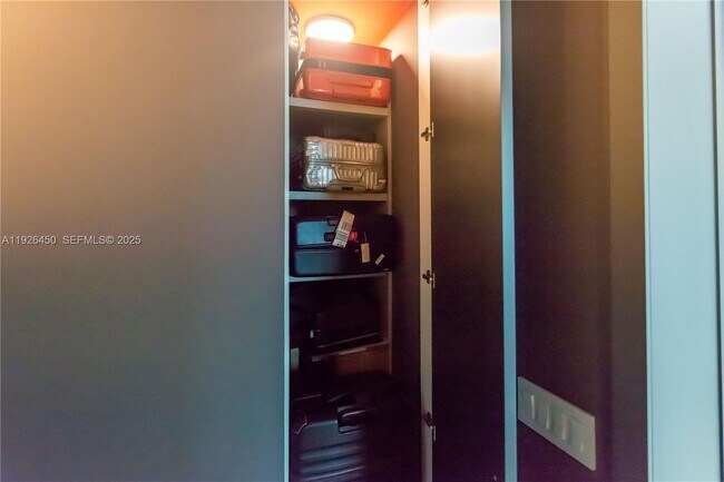 Building Photo - 15701 Collins Ave