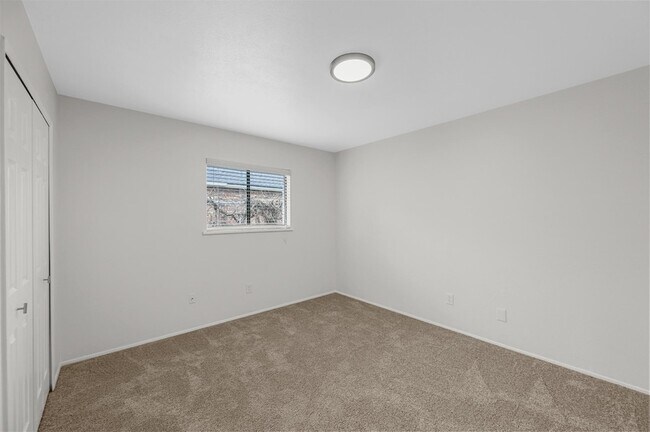 Building Photo - 4940 Watkins Dr