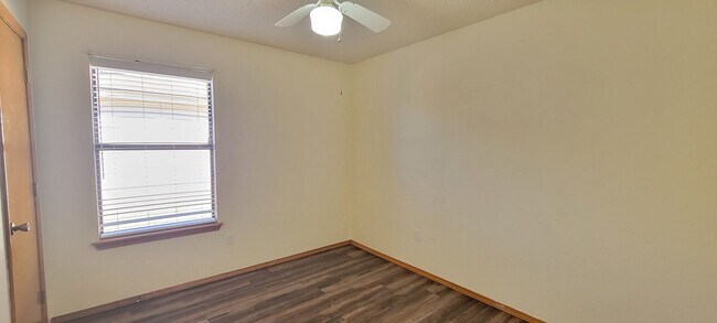 Building Photo - GREAT HOME IN NE CLOVIS NEAR MESA ELEMENTARY