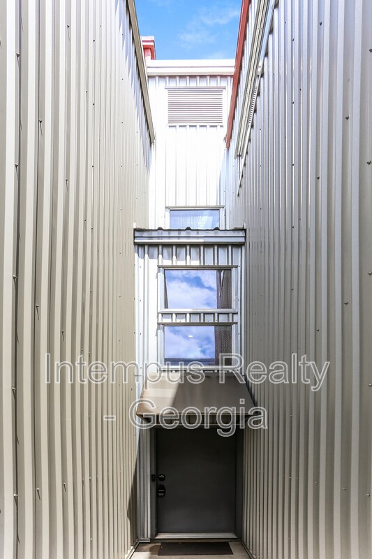 Building Photo - 241 Maynard Terrace SE