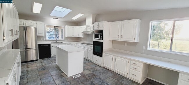 Building Photo - 5750 Sellers Ave